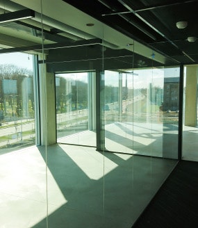 full-glass-partition-wall_moodulum_285x328